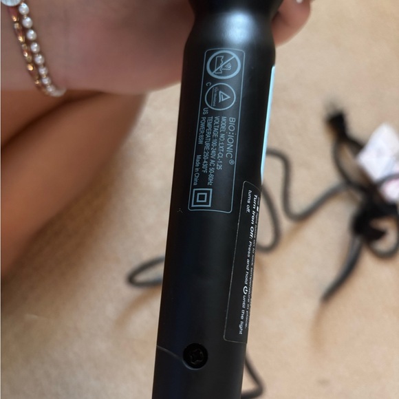 Bioionic Curling Iron - Picture 4 of 4